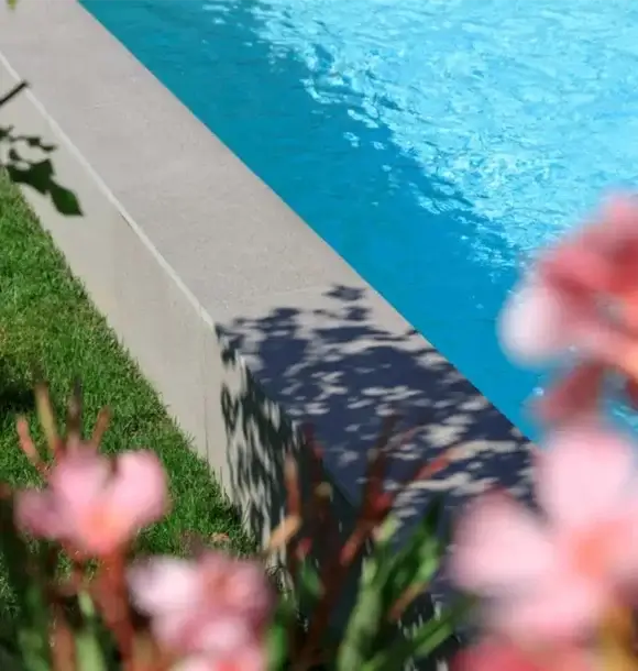 AM CASALI - Affidati a noi per la realizzazione di un prato sintetico - Pavia - lodi - milano - AM Casali Piscine Giardini a Lodi Pavia Piacenza Milano Crema Lombardia