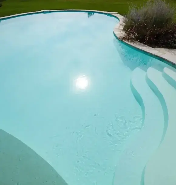 AM CASALI - Affidati a noi per la realizzazione di una piscina a forma libera - Pavia - lodi - milano - AM Casali Piscine Giardini a Lodi Pavia Piacenza Milano Crema Lombardia