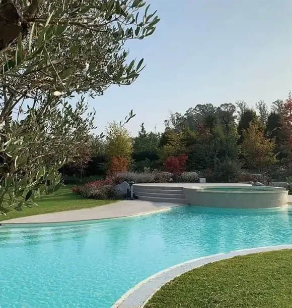 AM CASALI - Piscina a forma libera - Pavia - lodi - milano - AM Casali Piscine Giardini a Lodi Pavia Piacenza Milano Crema Lombardia