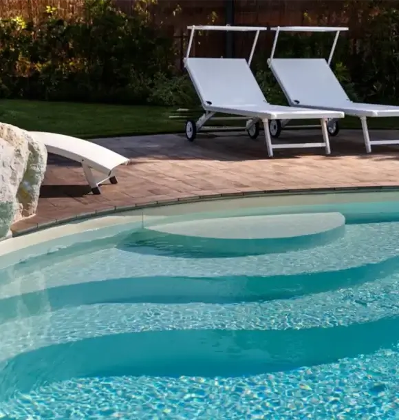 AM CASALI - Piscina esterna e prato sintetico - Pavia - lodi - milano - AM Casali Piscine Giardini a Lodi Pavia Piacenza Milano Crema Lombardia