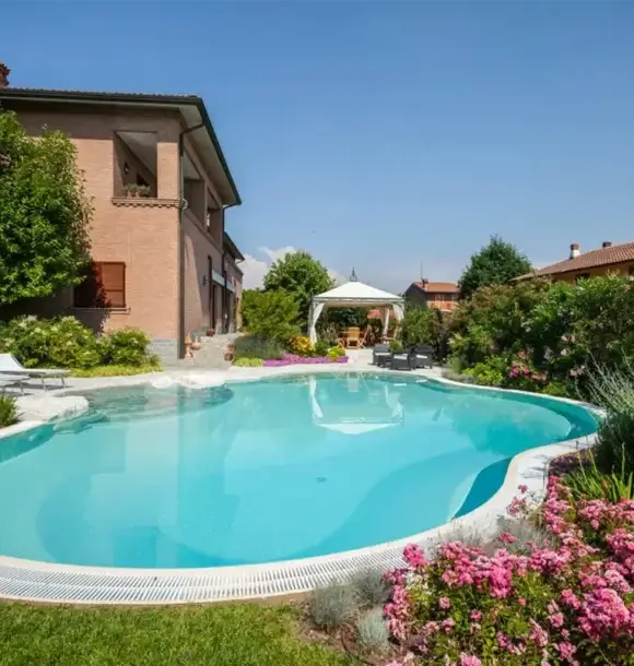 AM CASALI - richiedi un preventivo per una piscina a forma libera - Pavia - lodi - milano - AM Casali Piscine Giardini a Lodi Pavia Piacenza Milano Crema Lombardia